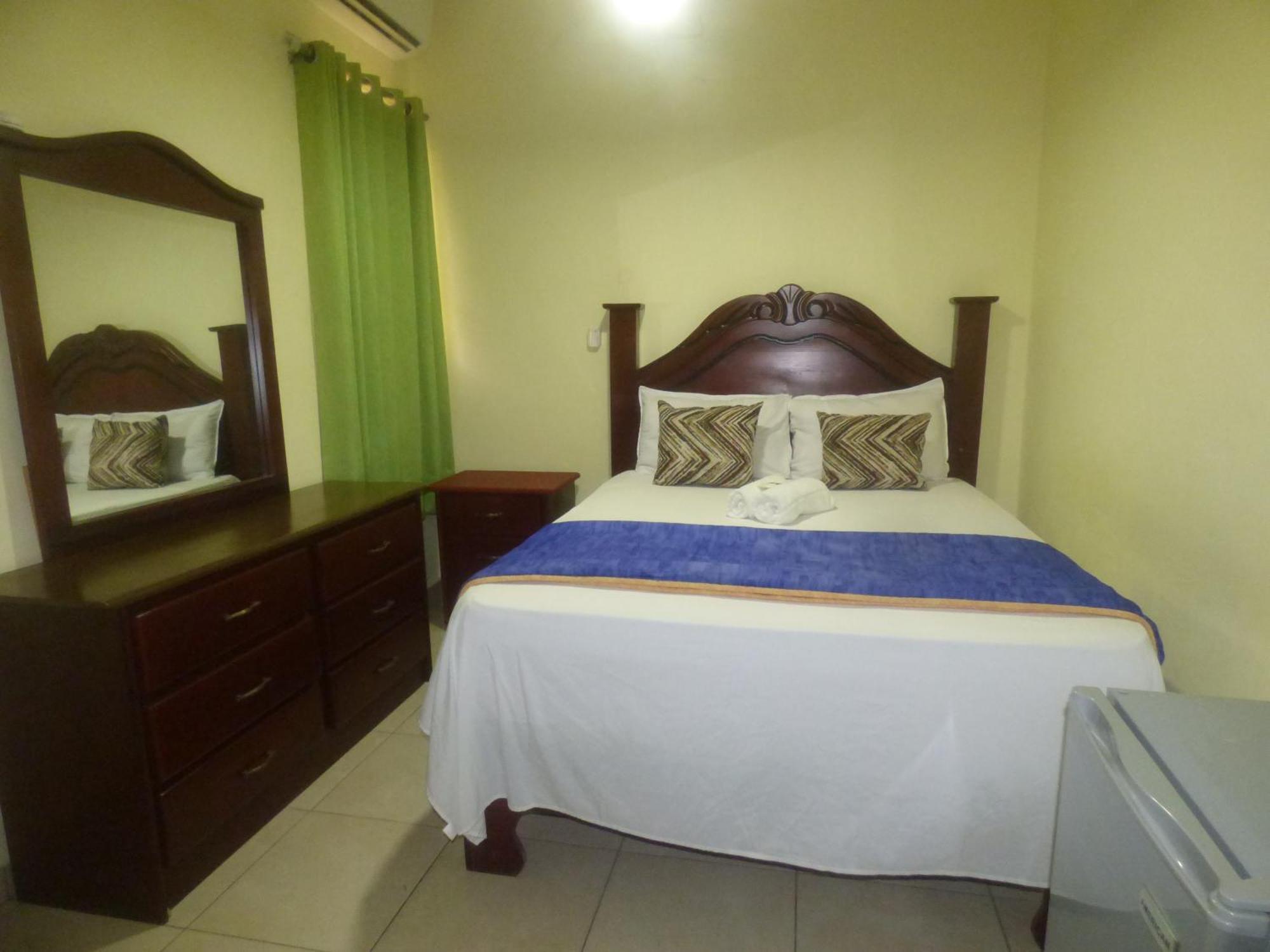 Hotel Enrique I Gazcue, Bed And Breakfast Santo Domingo Exterior foto